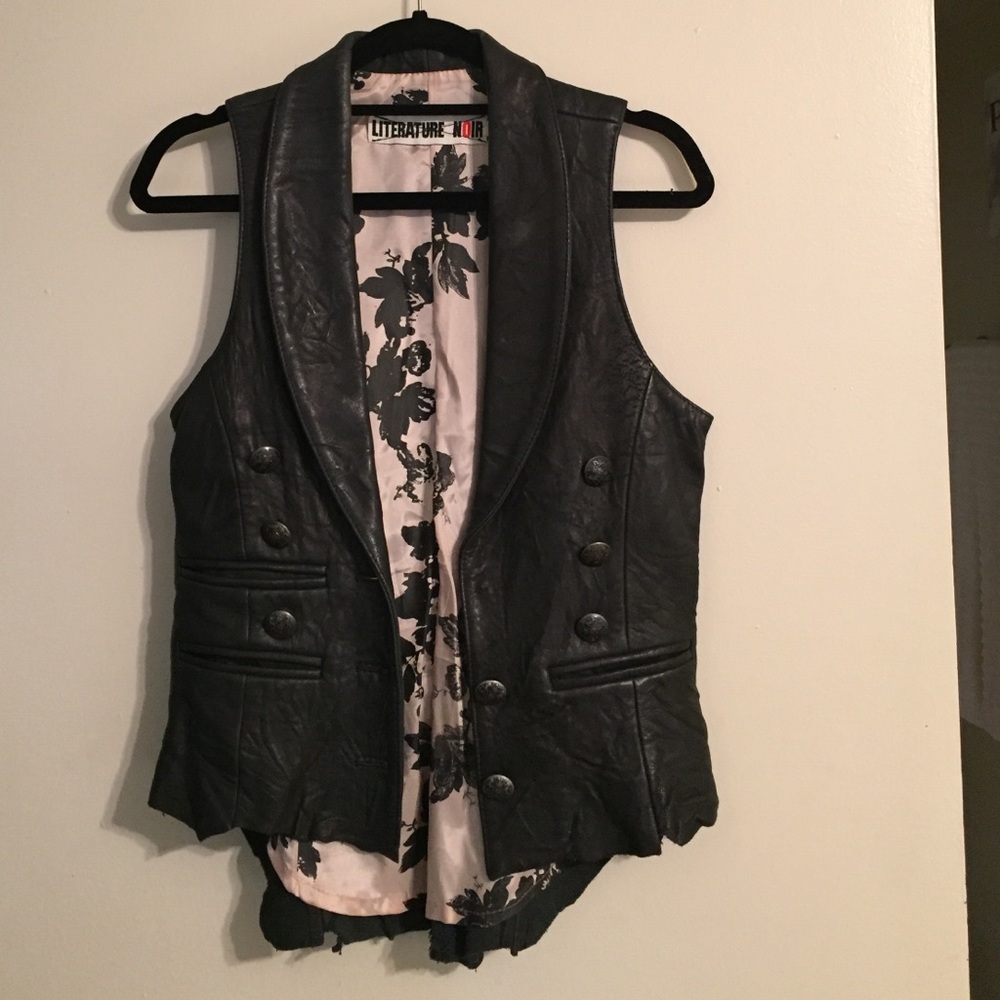 Literature Noir leather vest